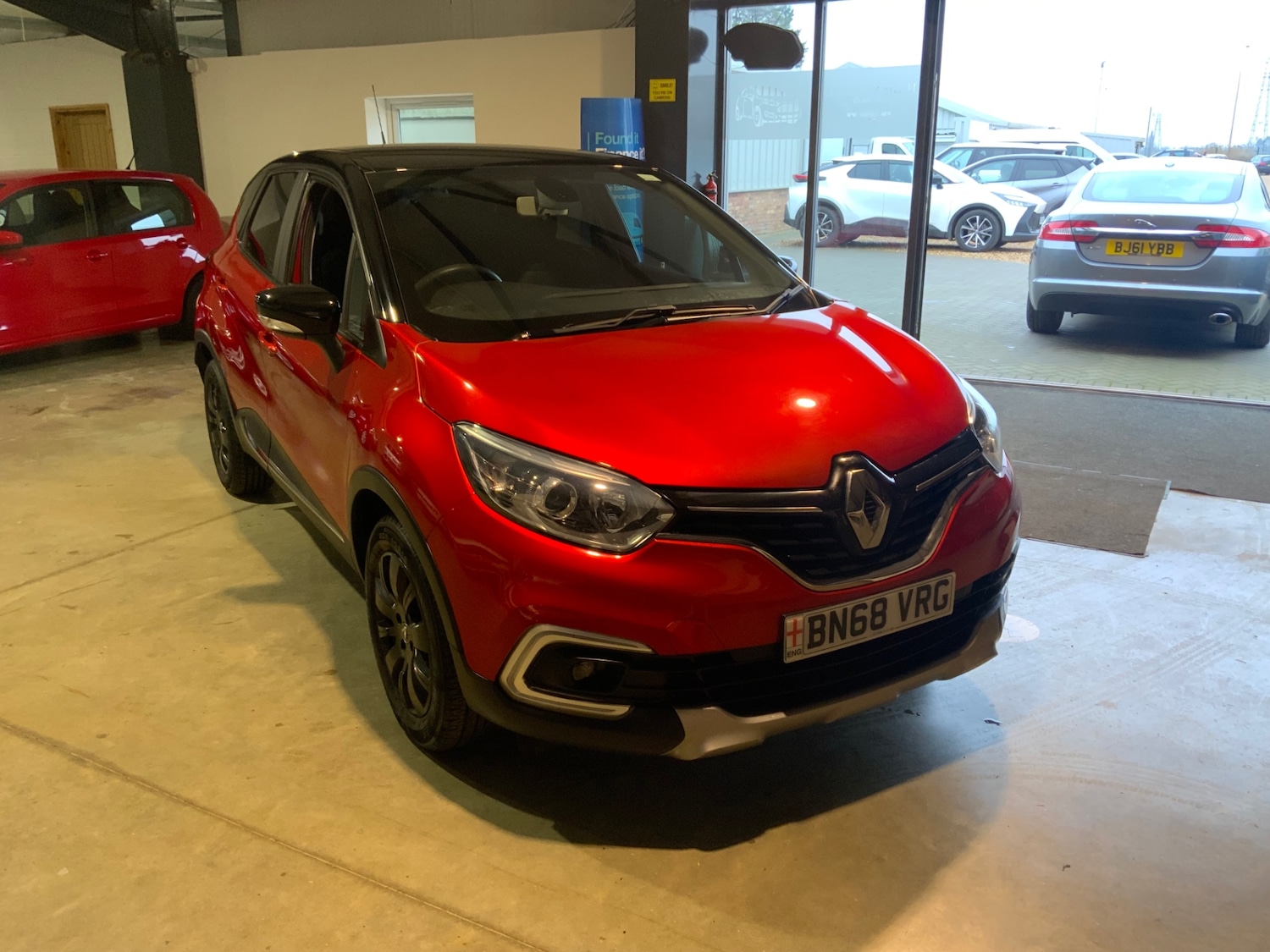 Used Renault Captur 2018 for sale - 77137234: Photo 4