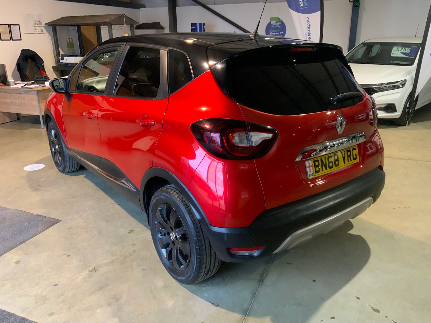 Used Renault Captur 2018 for sale - 77137234: Photo 7