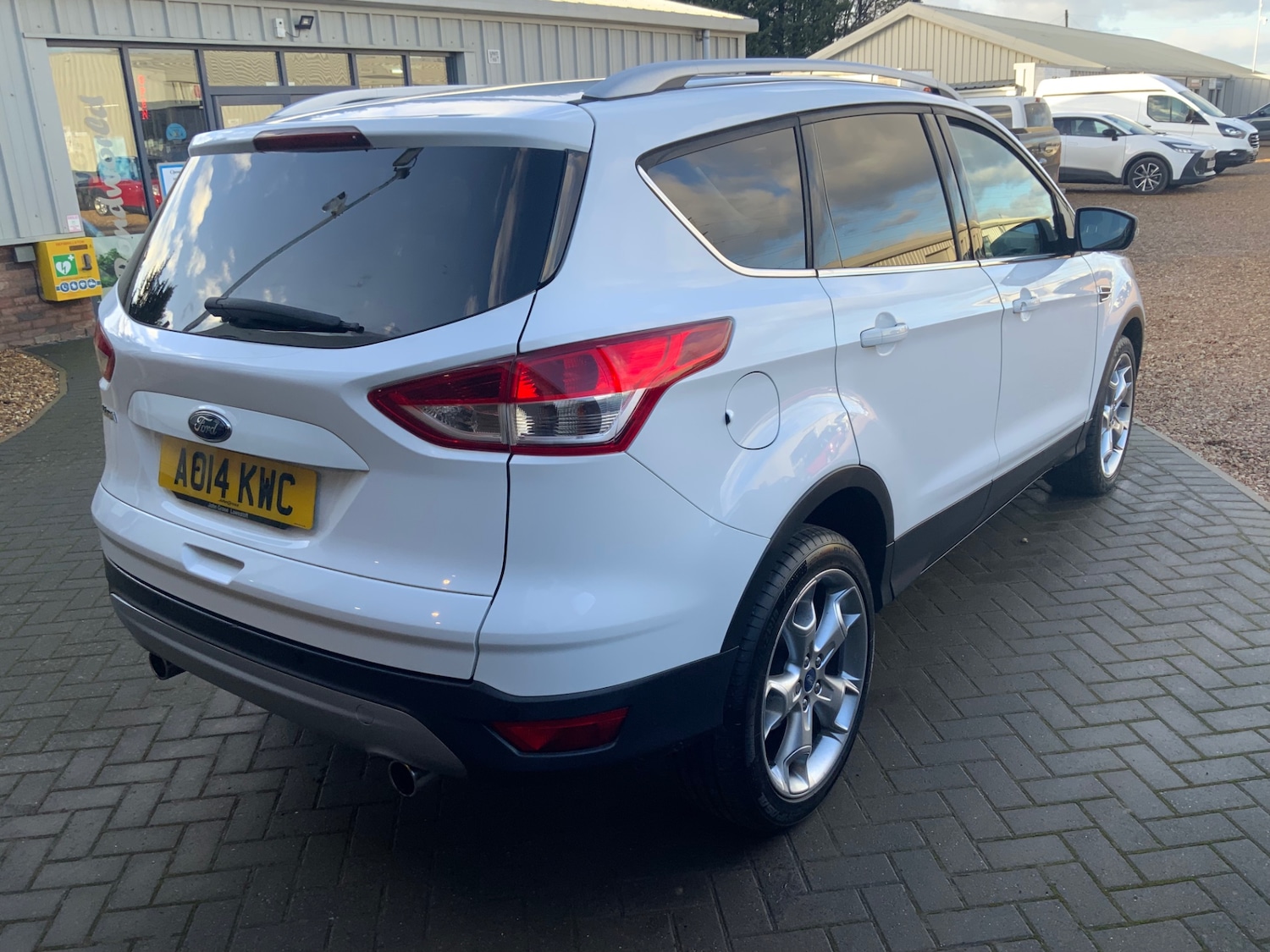 Used Ford Kuga 2014 for sale - 77125972: Photo 3