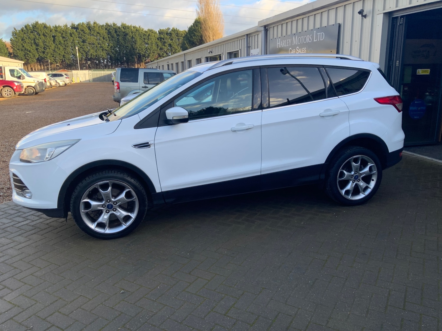 Used Ford Kuga 2014 for sale - 77125972: Photo 5