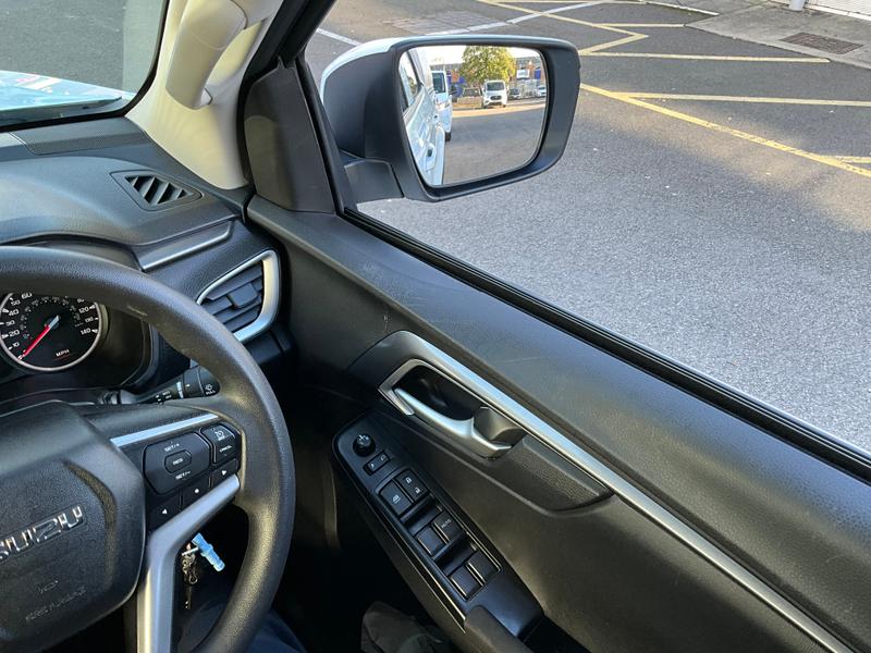 Used Isuzu D-Max 2022 for sale - 76766970: Photo 27