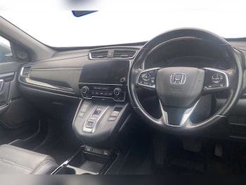 Used Honda CR-V 2022 for sale - 76100102: Photo
