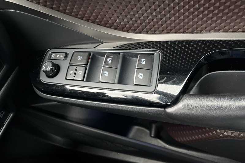 Used Toyota C-HR for sale - 76999856: Photo 18