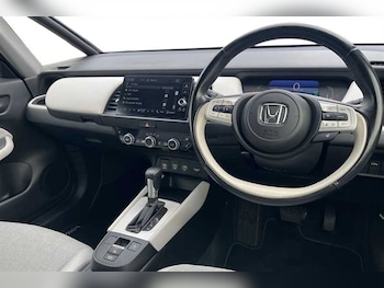 Used Honda Jazz 2022 for sale - 76100100: Photo
