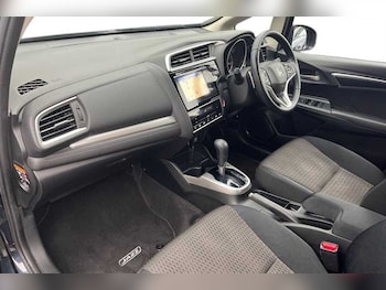 Used Honda Jazz 2019 for sale - 76286498: Photo 2