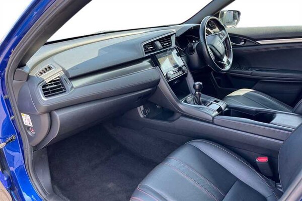 Used Honda Civic 2019 for sale - 76204321: Photo 2