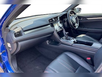 Used Honda Civic 2019 for sale - 76204321: Photo 2