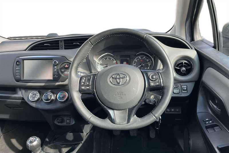 Used Toyota Yaris 2019 for sale - 76760851: Photo 13