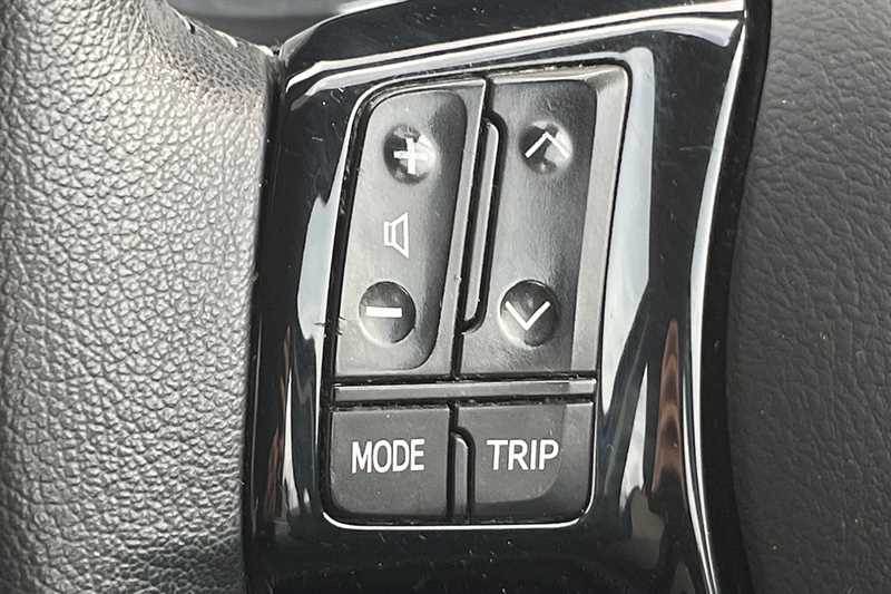 Used Toyota Yaris 2018 for sale - 77068108: Photo 16