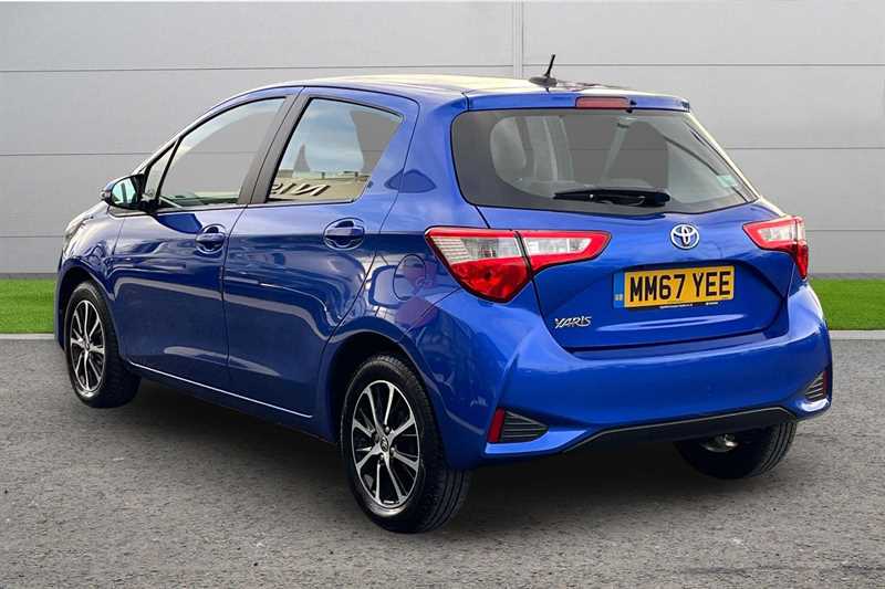 Used Toyota Yaris 2018 for sale - 77068108: Photo 2