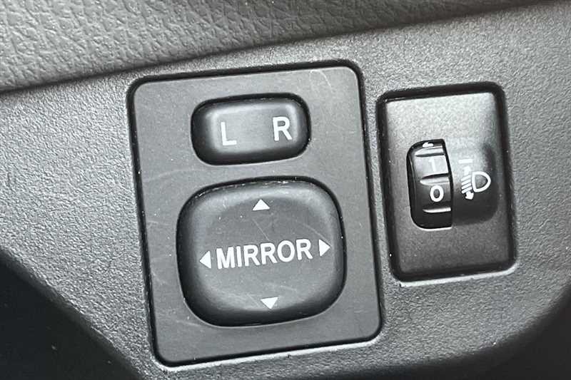 Used Toyota Yaris 2018 for sale - 77068108: Photo 25