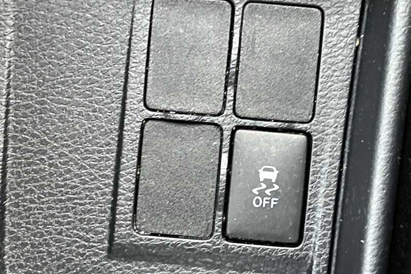 Used Toyota Yaris 2018 for sale - 77068108: Photo 30