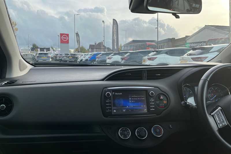 Used Toyota Yaris 2018 for sale - 77068108: Photo 41