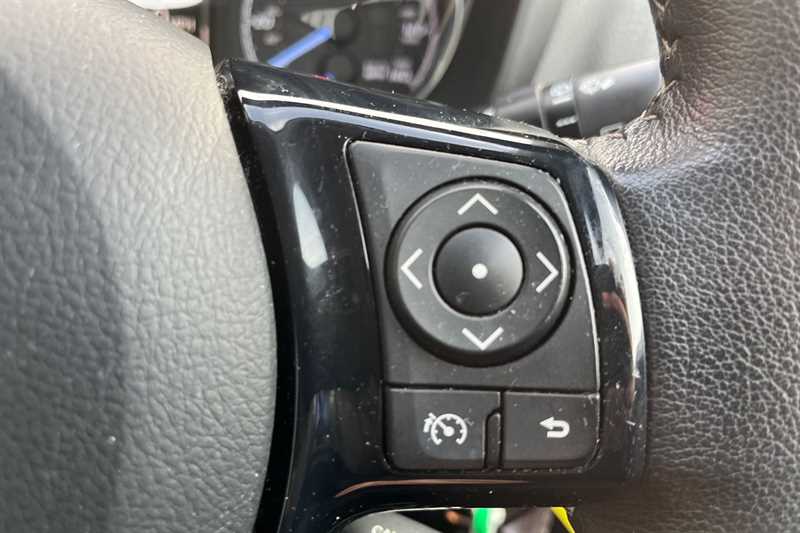 Used Toyota Yaris 2018 for sale - 76754809: Photo 21