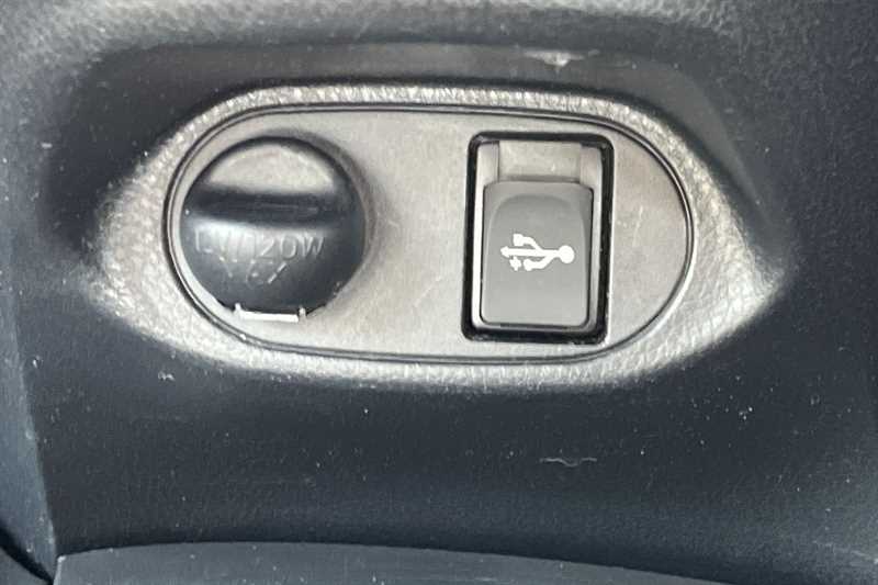 Used Toyota Yaris 2018 for sale - 76754809: Photo 27