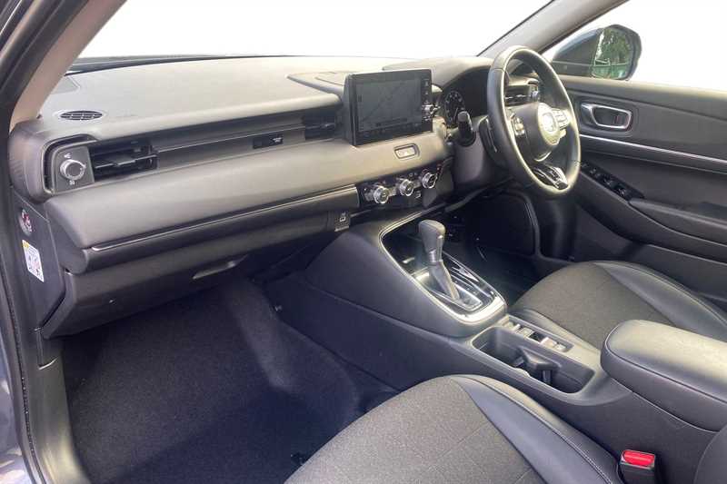 Used Honda HR-V 2023 for sale - 76372680: Photo 2