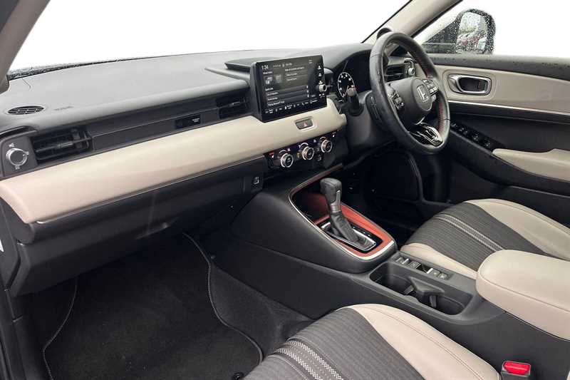 Used Honda HR-V 2022 for sale - 76745579: Photo 2