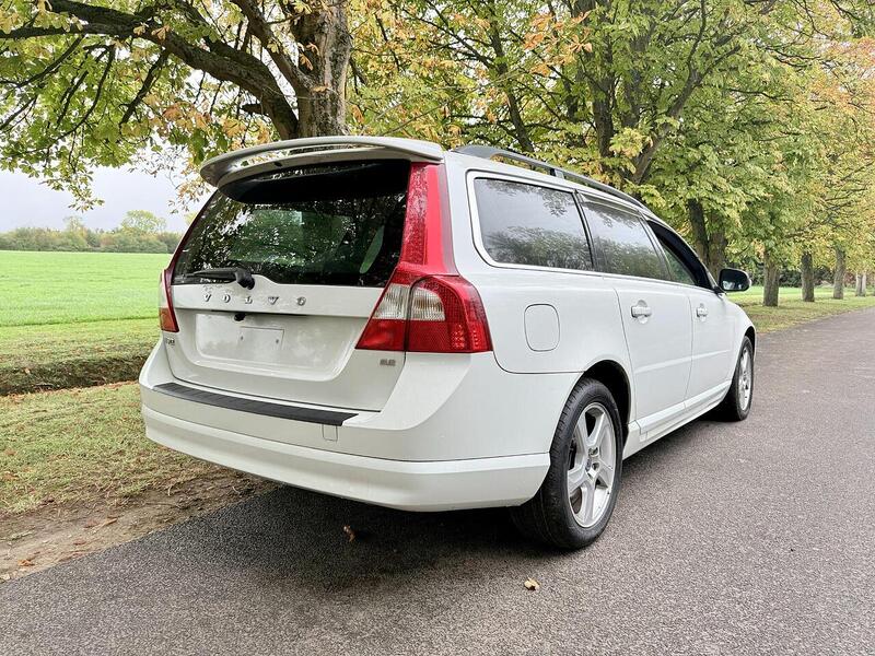 Used Volvo V70 for sale - 76430466: Photo 10