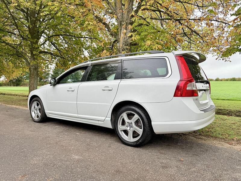 Used Volvo V70 for sale - 76430466: Photo 5