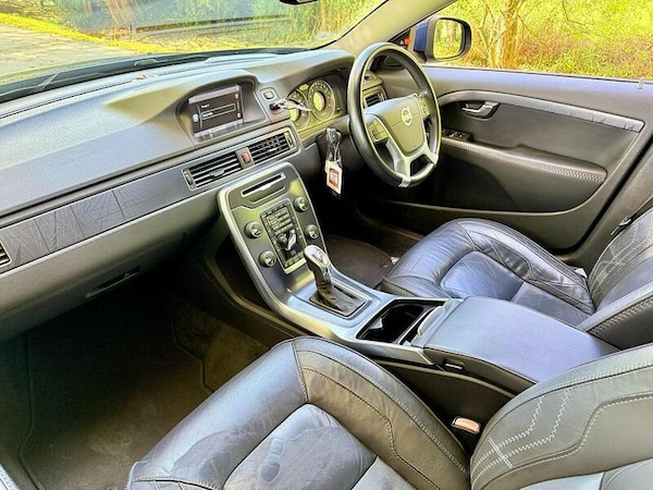 Used Volvo V70 for sale - 76311209: Photo 12