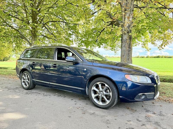 Used Volvo V70 for sale - 76311209: Photo 1