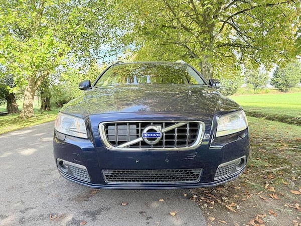 Used Volvo V70 for sale - 76311209: Photo 2