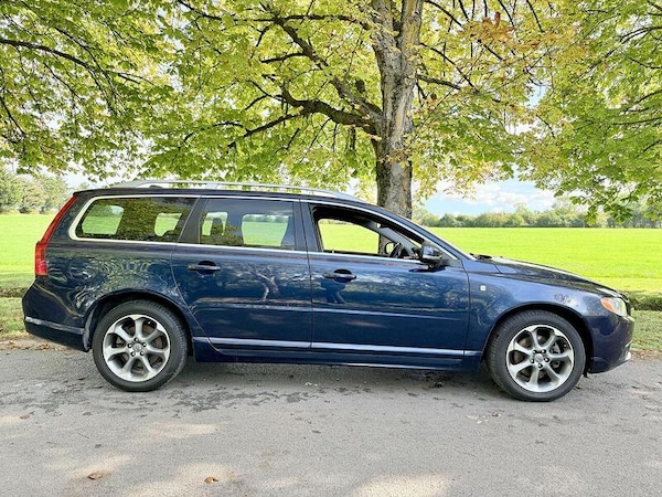 Used Volvo V70 for sale - 76311209: Photo 8