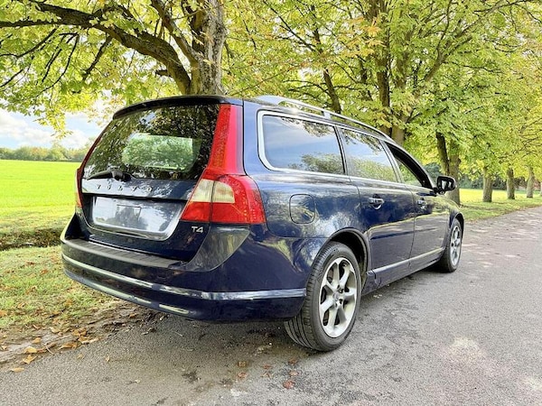 Used Volvo V70 for sale - 76311209: Photo 9