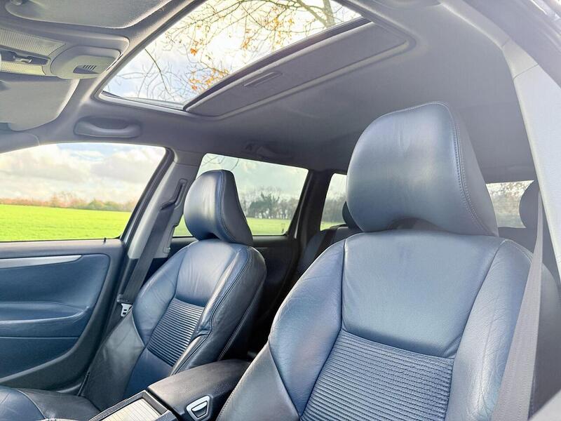 Used Volvo V70 2016 for sale - 76778055: Photo 37