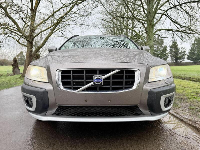 Used Volvo XC70 for sale - 77461203: Photo 2