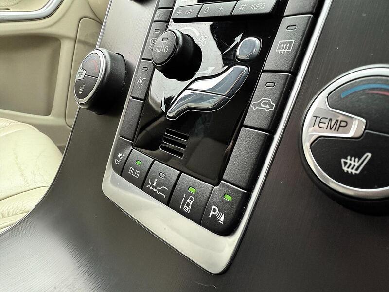 Used Volvo V60 for sale - 76496959: Photo 27