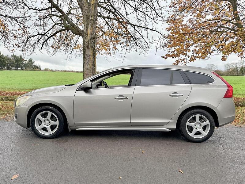 Used Volvo V60 for sale - 76496959: Photo 9