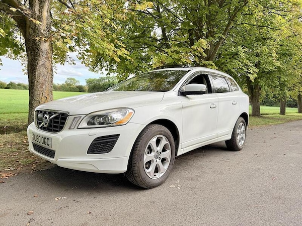 Used Volvo XC60 2025 for sale - 76311198: Photo 2