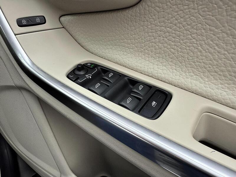 Used Volvo V60 2025 for sale - 77264059: Photo 24