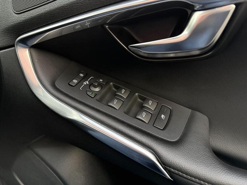 Used Volvo V40 for sale - 76496961: Photo 18