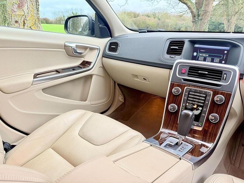 Used Volvo V60 2025 for sale - 77264080: Photo 19