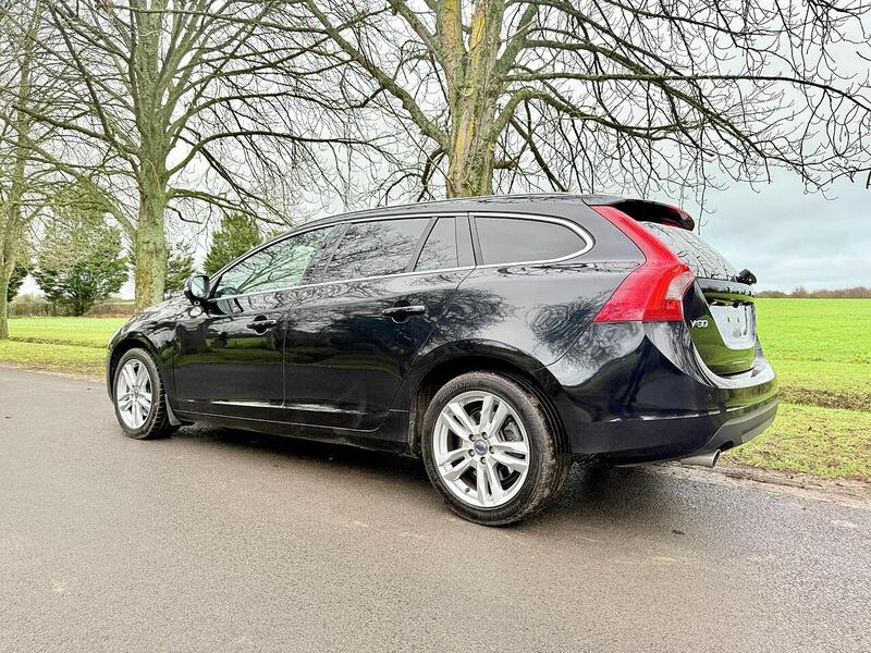 Used Volvo V60 2025 for sale - 77264080: Photo 3