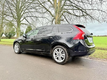 Used Volvo V60 2011 for sale - 77264080: Photo