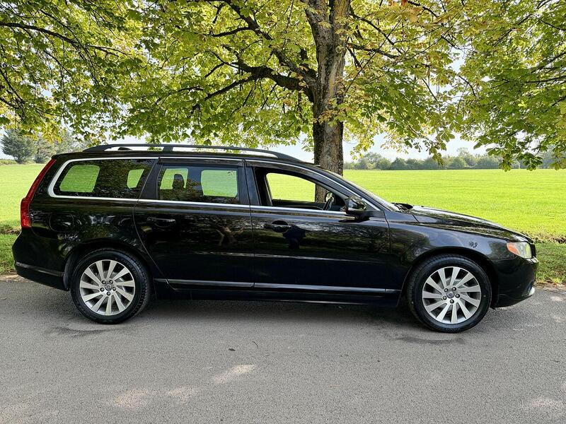 Used Volvo V70 2025 for sale - 76403225: Photo 2