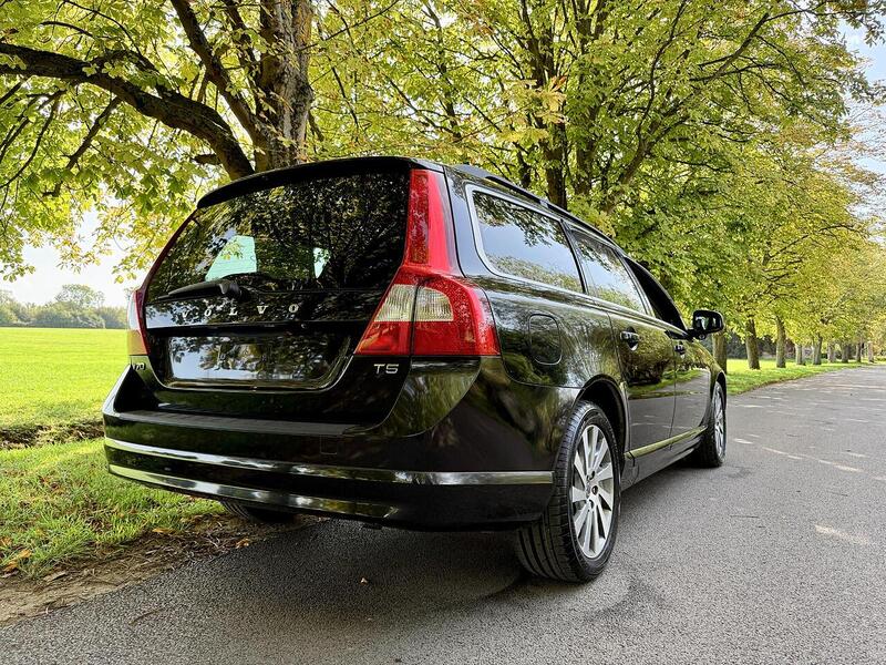 Used Volvo V70 2025 for sale - 76403225: Photo 3