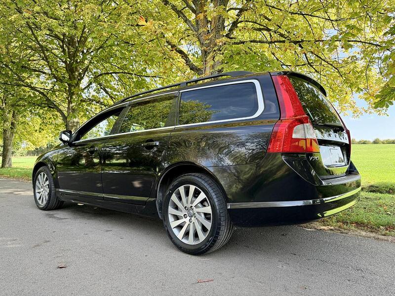 Used Volvo V70 2025 for sale - 76403225: Photo 7