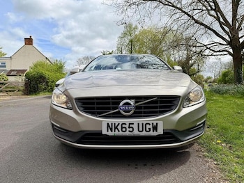 Used Volvo V60 2016 for sale - 78272959: Photo