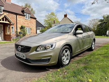 Used Volvo V60 2016 for sale - 78272959: Photo