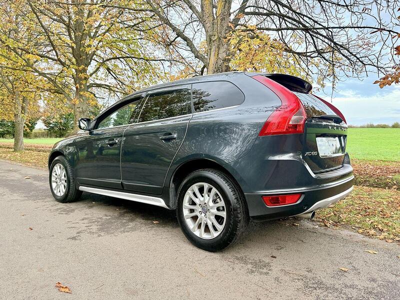 Used Volvo XC60 for sale - 76863517: Photo 3