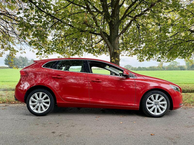 Used Volvo V40 for sale - 76477911: Photo 10