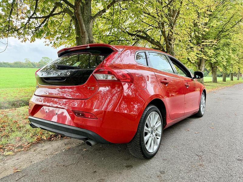 Used Volvo V40 for sale - 76477911: Photo 11