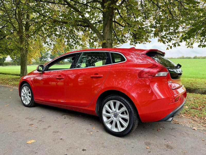 Used Volvo V40 for sale - 76477911: Photo 3