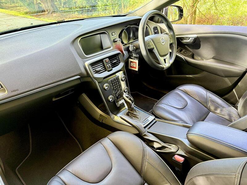Used Volvo V40 for sale - 76114942: Photo 14
