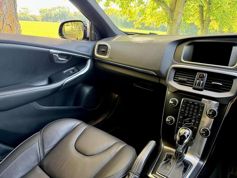 Used Volvo V40 for sale - 76114942: Photo 17