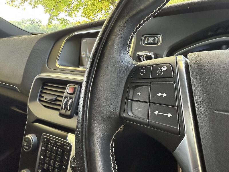 Used Volvo V40 for sale - 76114942: Photo 24